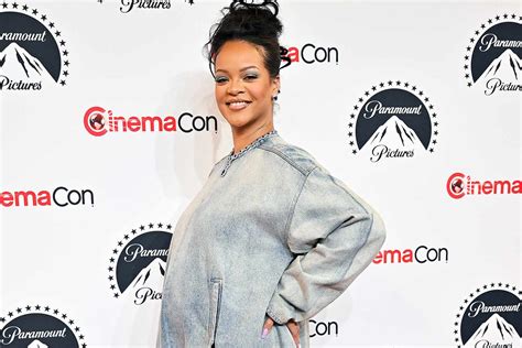 rihanna pregnant naked|Rihanna shares throwback nude maternity photos